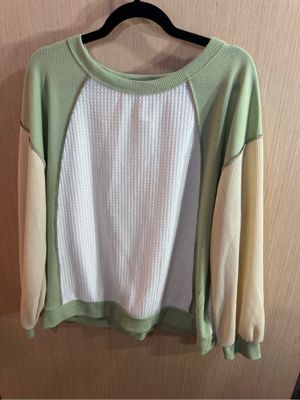 BiBi Sage Green & Cream Waffle Knit Pullover Shirt Size Medium